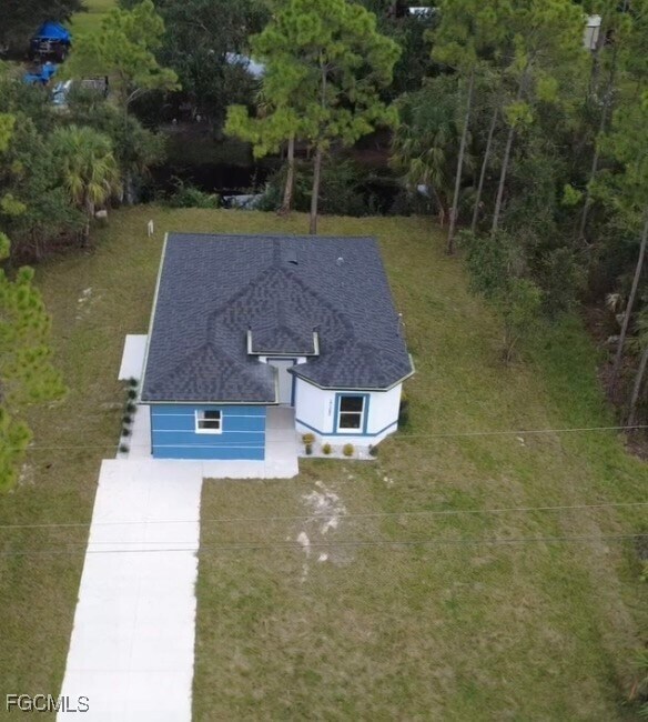 Building Photo - 27380 Sandrala Dr