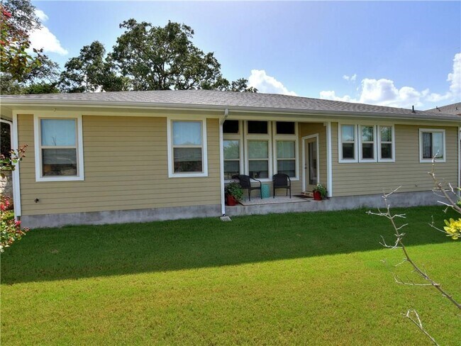 Building Photo - 10911 Rock Island Dr