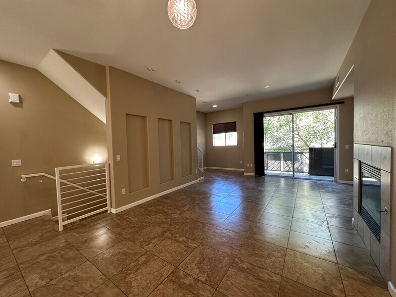 Building Photo - 6605 N 93rd Ave