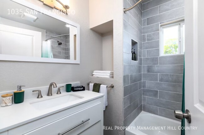 Building Photo - 1035 San Francisco