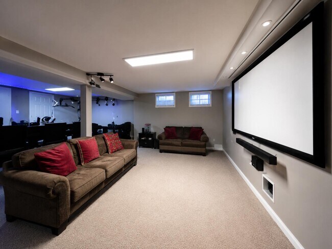 Building Photo - 9363 Tartan View Dr