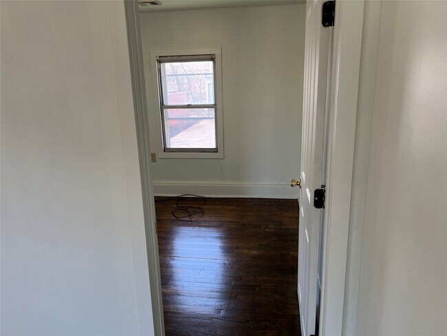 Building Photo - 4 Erie St