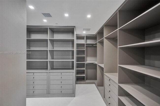 Building Photo - 18975 Collins Ave