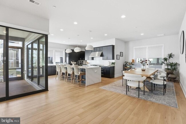 Building Photo - 9725 Lantana Wy