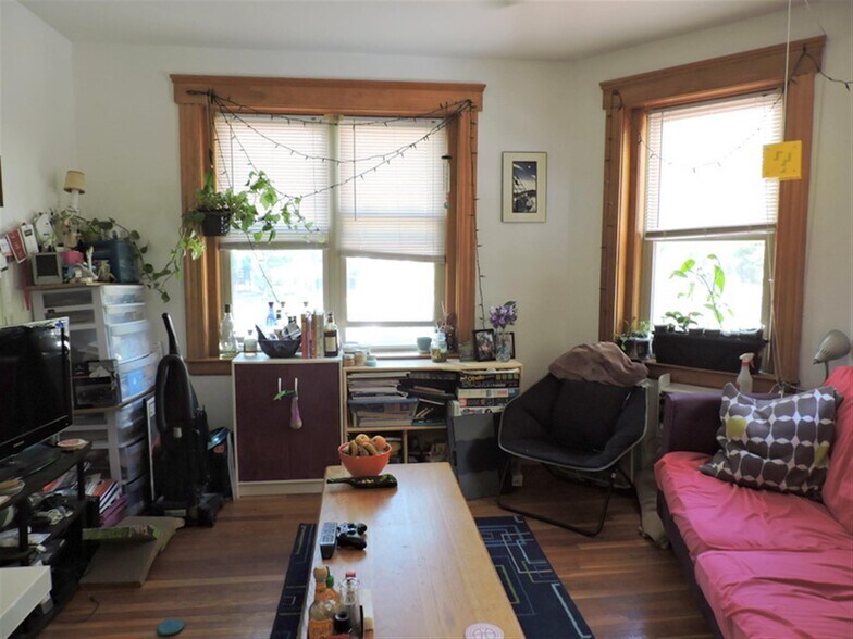 Building Photo - 97 Hancock St