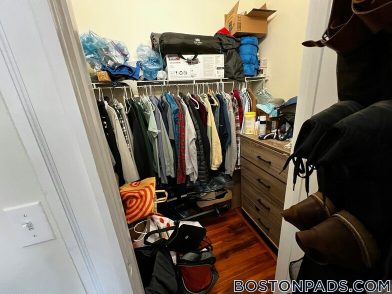 Building Photo - 358 Broadway