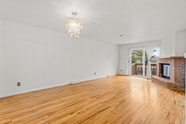 Building Photo - 1558 Greenbriar Blvd