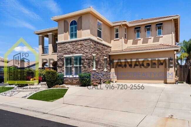 Building Photo - Stunning Custom 5-Bedroom, 3-Bath Home in ...