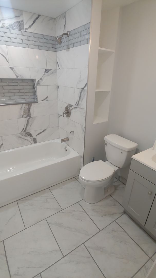 Building Photo - *Updated & Spacious 2BD/1BA First Floor apartment for rent in Mt. Washington*