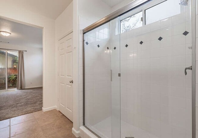 Building Photo - Great Harlan Ranch Home! Don't miss out!