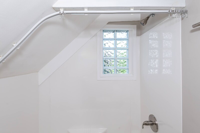 Building Photo - 115 E Foraker St