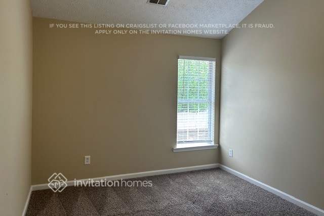 Building Photo - 9586 Lakeview Cir