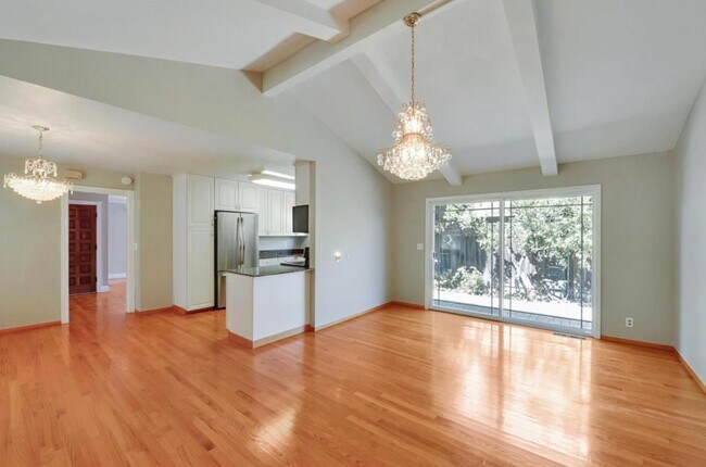 Building Photo - 6558 Crown Blvd