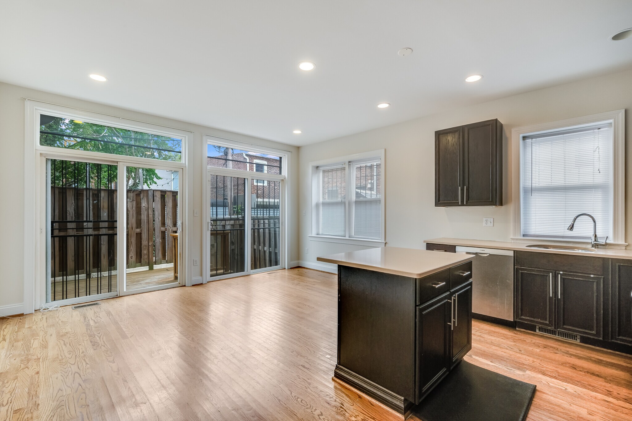 Building Photo - 440 Warner St NW