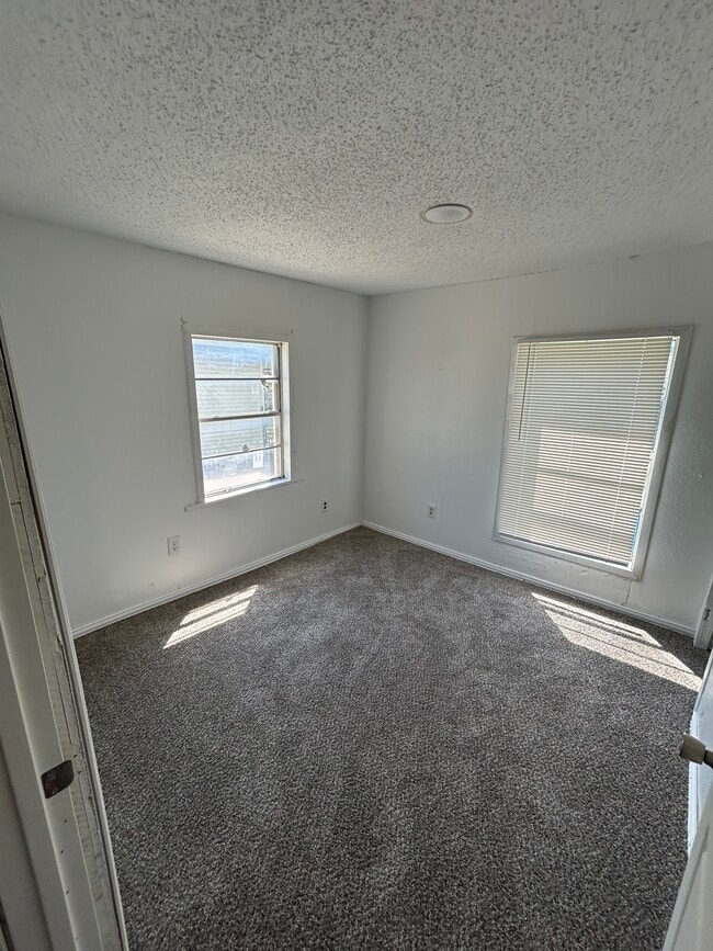 Building Photo - 1406 Polk St