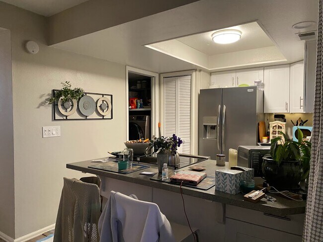 Kitchen - 421 S Balsam St