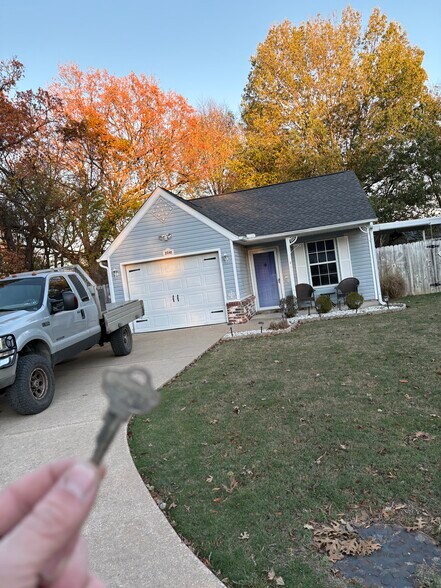 Building Photo - 2041 Wood Tree Ct