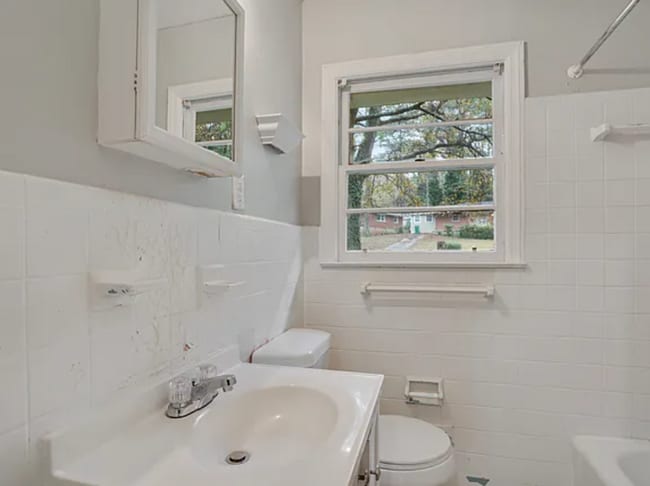 Building Photo - 3-bedroom, 1.5-bath in Decatur! ***Get 50% Off Your First Month! Limited Time – Ends February!***