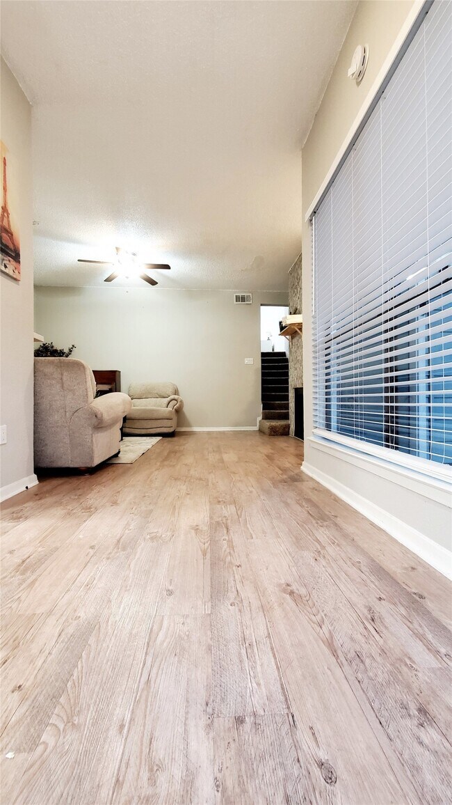 Building Photo - 3768 Tanglewilde St