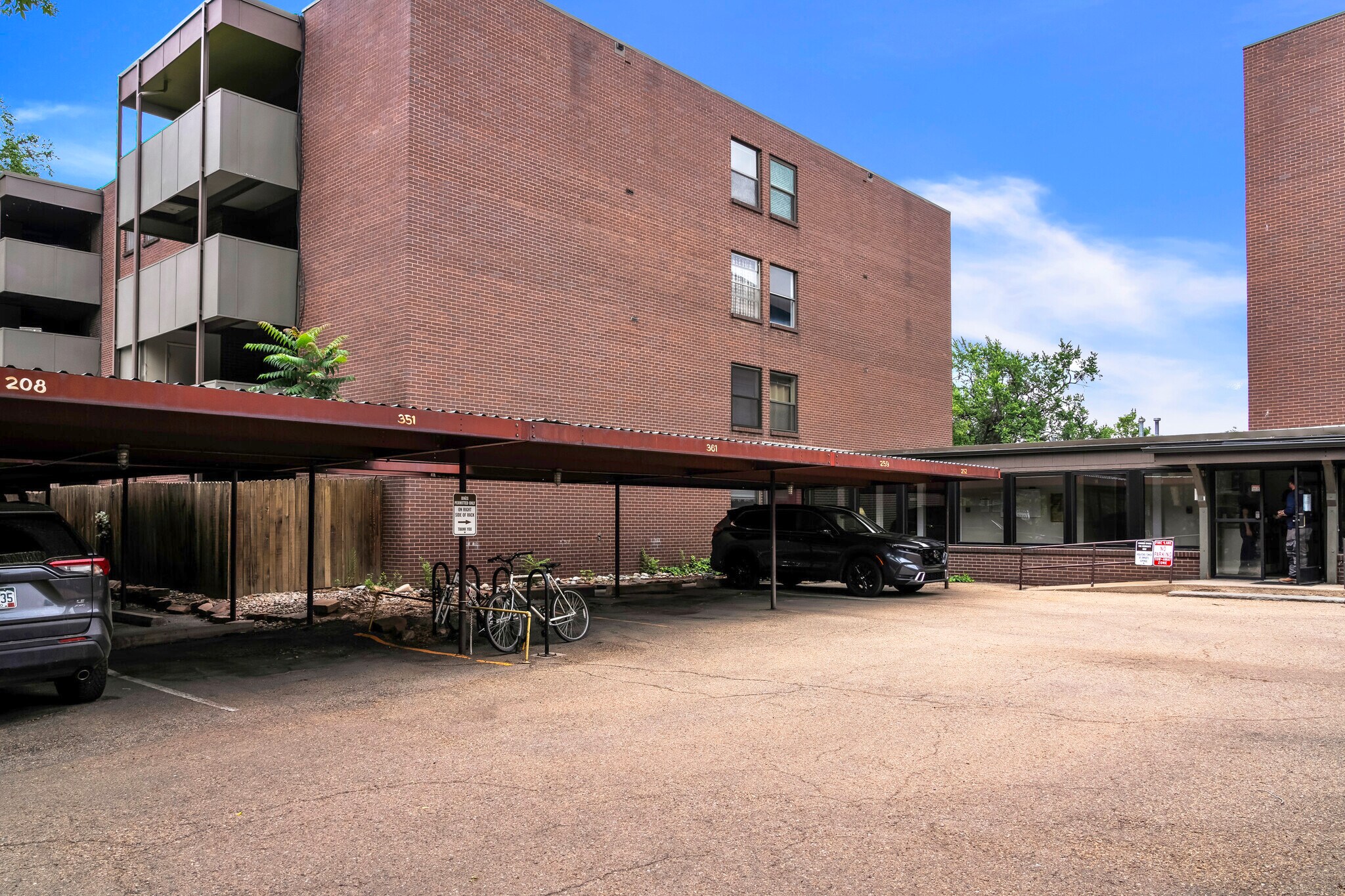 Building Photo - 2227 Canyon Blvd