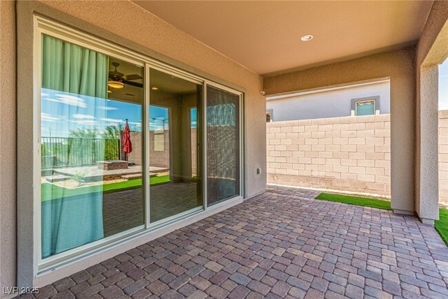 Building Photo - 298 Nine Mile Creek Dr