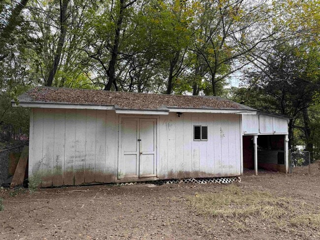 Building Photo - 809 Palmer Ave