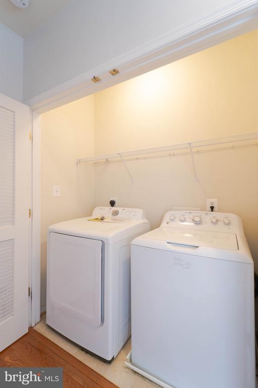 Building Photo - 4631 Carisbrooke Ln