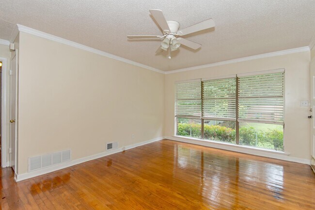 Building Photo - 3105 Pelzer Ave