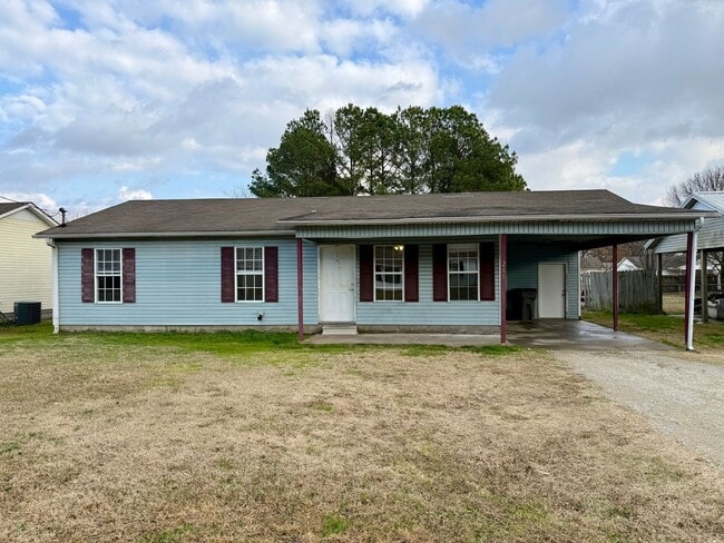 Building Photo - 3 Bedroom/1 Bathroom Home in Paragould AR - $1325/month - Section 8 Welcome!