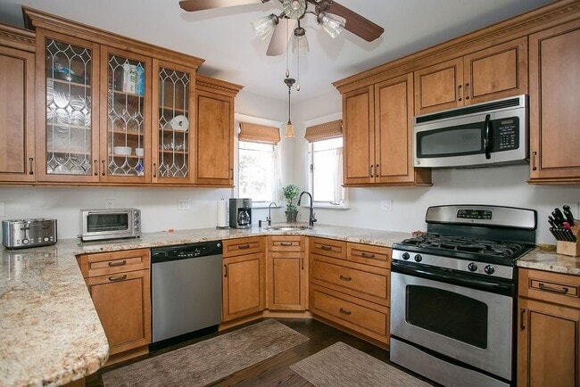 Building Photo - 17 Annandale Terrace