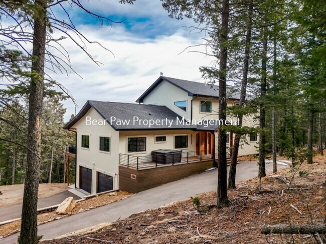 Building Photo - Gorgeous Home on Bear Mountain!