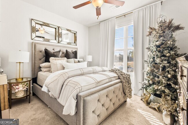 Building Photo - 295 Birdie Cir