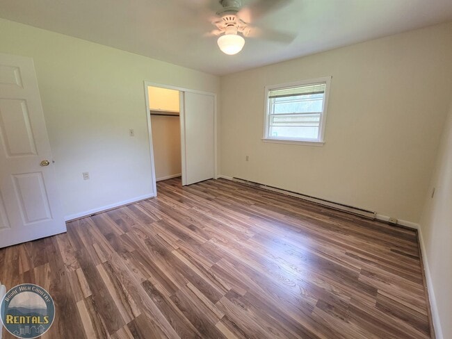 Building Photo - Spacious House Located off the 105 Bypass