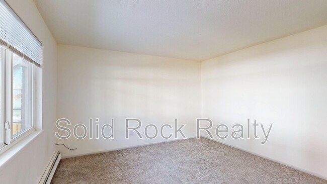 Building Photo - 1411 S Corona Ave