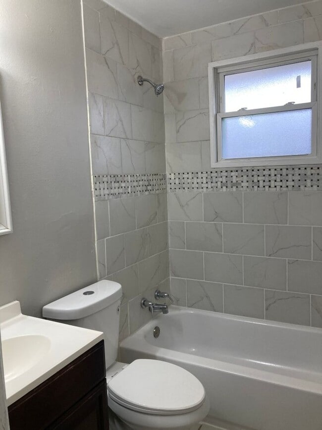 Building Photo - Affordable 3BR Duplex in The Nations