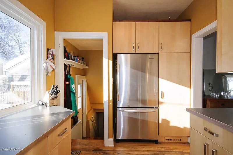 Building Photo - 301 15th Ave SW