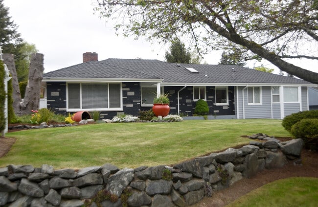 Primary Photo - Charming Updated 1955 Rambler – 3 Bed, 2 B...