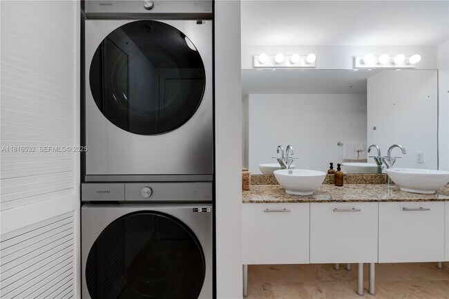 Building Photo - 41 SE 5th St