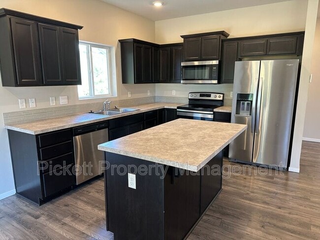 Building Photo - 6461 Hornet Cir NE