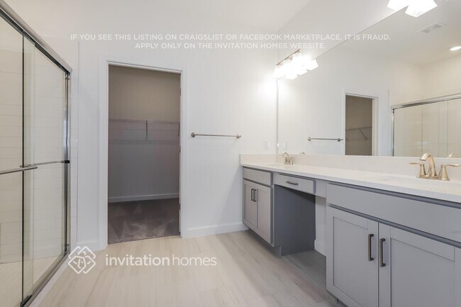 Building Photo - 14110 17 Ct E