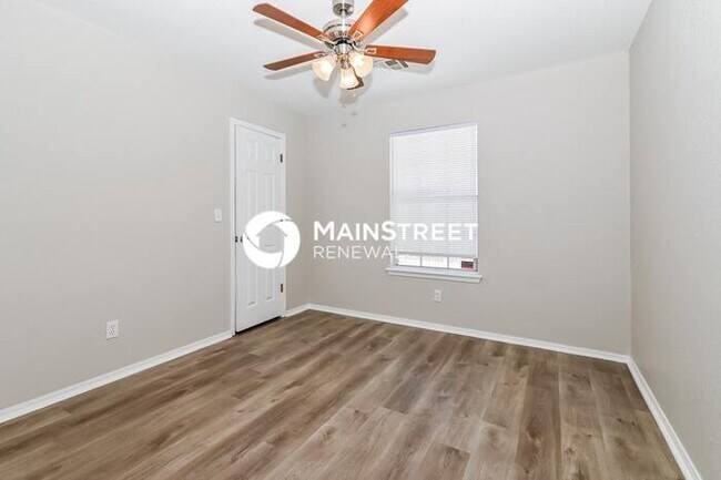 Building Photo - 4 Bedroom Pet-Friendly Home in Edmond, OK ...