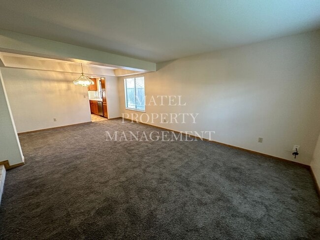 Building Photo - Move in Special see Ad