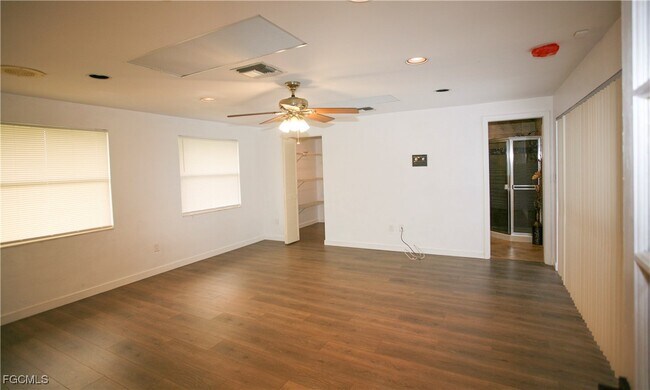 Building Photo - 1525 Covington Cir E