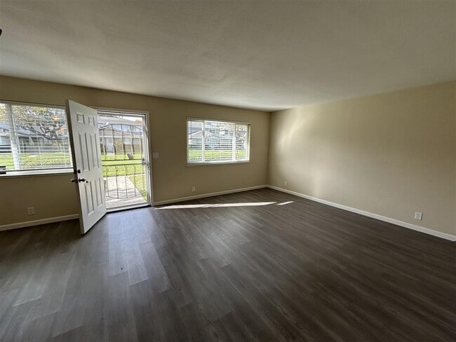 Building Photo - 5486 Tradewinds Walkway