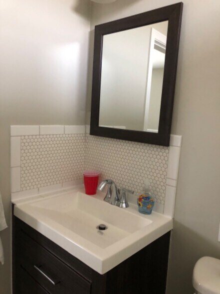 Building Photo - 42 Hobson Ave