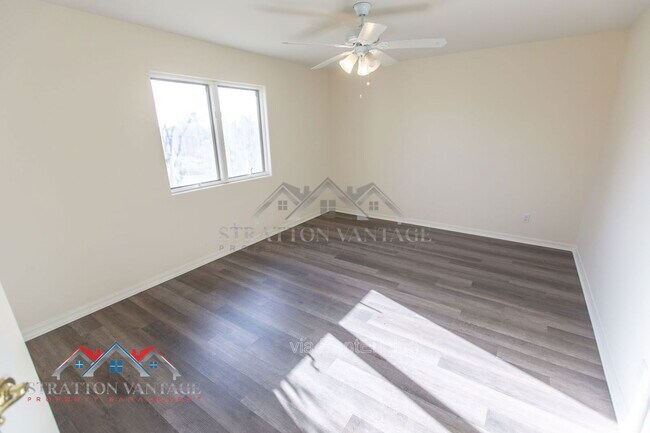 Building Photo - 4728 E Ron Rico Rd