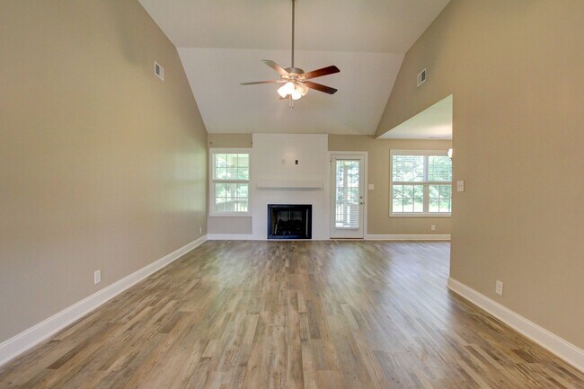 Building Photo - 1121 Cardinal Creek Dr