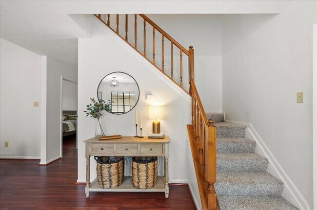 Building Photo - 7752 High Village Dr