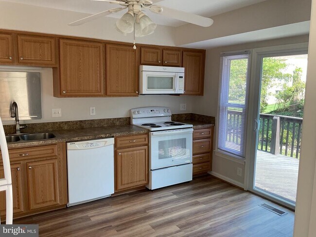 Building Photo - 8904 Grass Valley Ct
