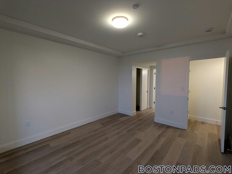 Building Photo - 1079 Commonwealth Ave